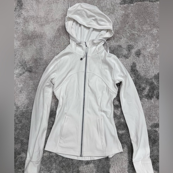 Lululemon Define Hooded Jacket
Nulu - Picture 4 of 7